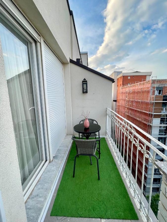 Sunlight City Apartment - Ferienwohnung Pristina