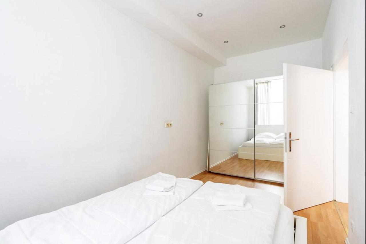 Spacious City Apartment near Center - Ferienwohnung Wien