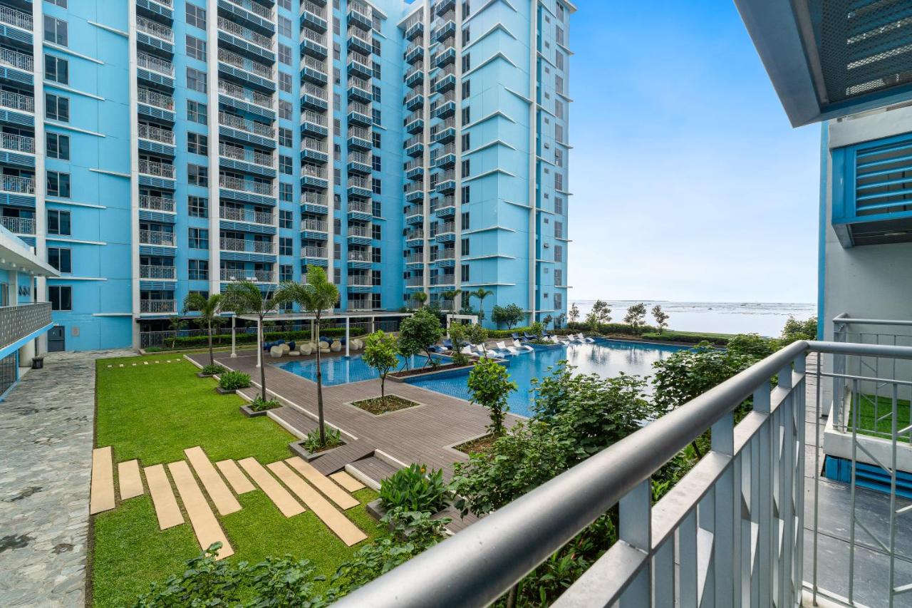 Holiday 2BR Apartment Hotel with Sea View near Airport, City of Dreams, MOA, and beside Okada - B&B Manila