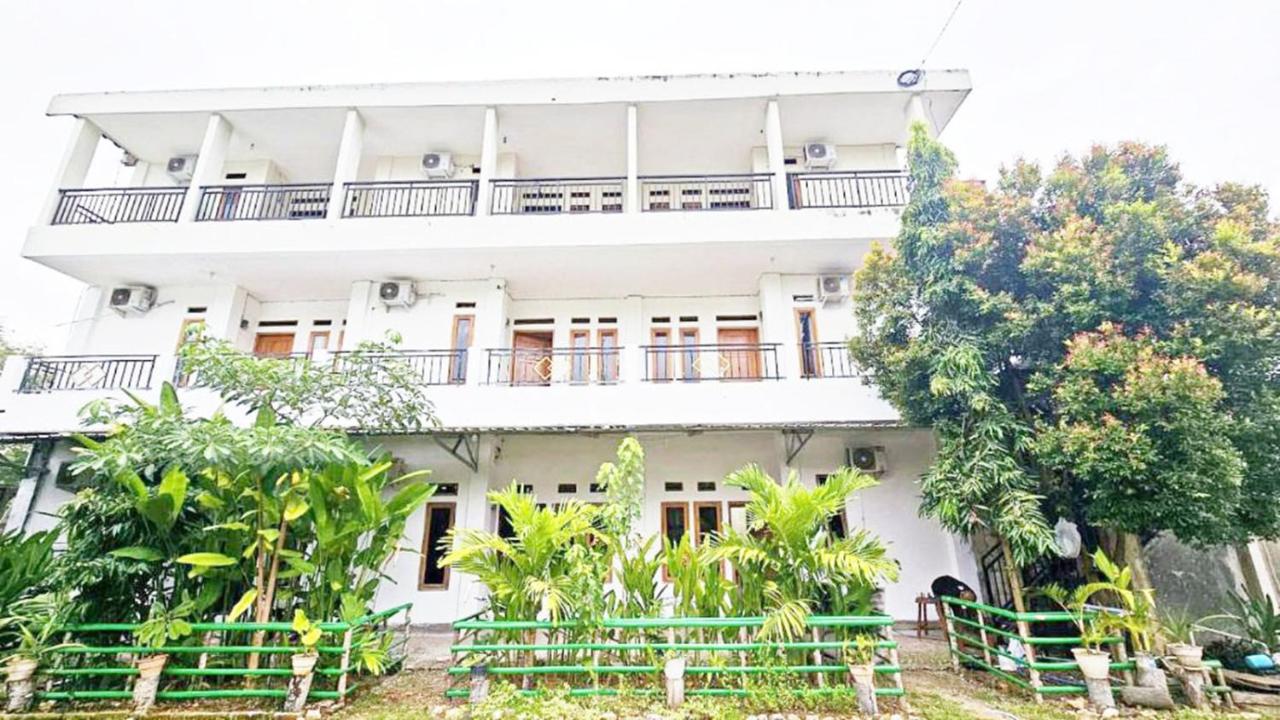Guntur Homestay Labuan Bajo - Bed and Breakfast Labuan Bajo