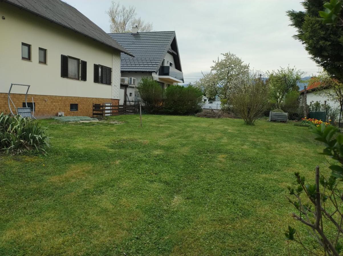 Ferienhaus mit Garten - Chambres d'hôtes Traiskirchen