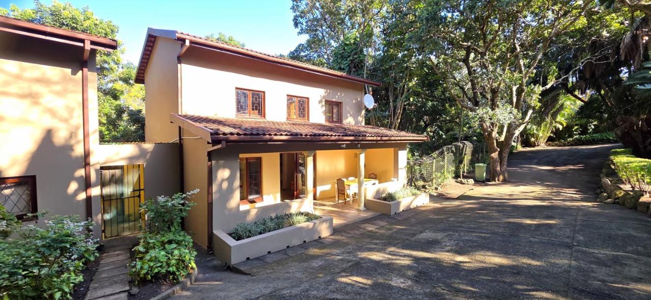 Sunny Rock - sleeps 8 - Ferienwohnung Southbroom