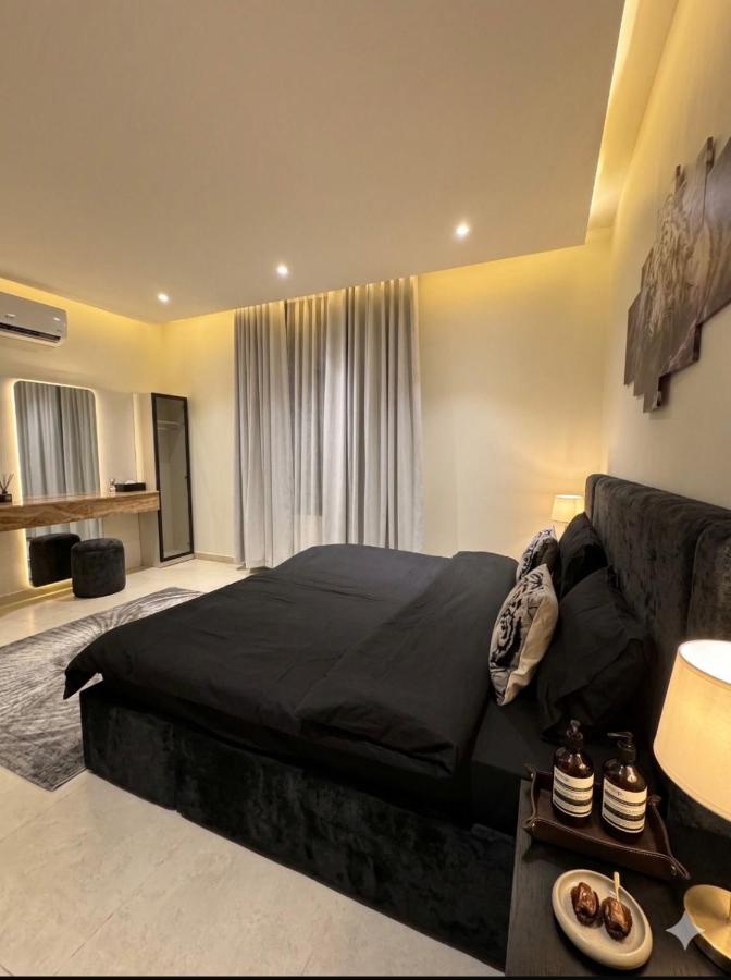 غرفة وصالة بتصميم راقي - B&B Khobar
