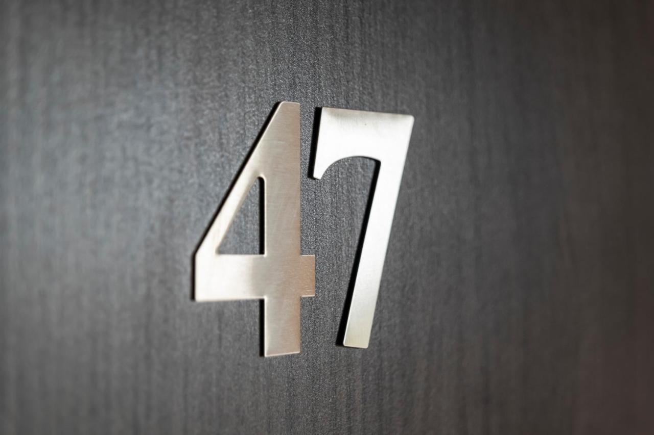 Luxury 2-Bed in Harrow - Sleeps 8 - Private Balcony - B&B Hatch End