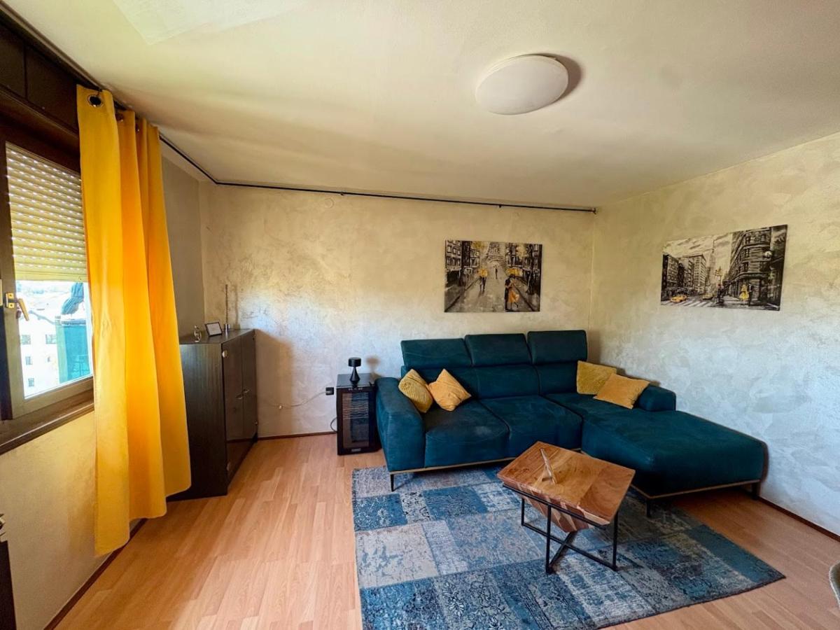 Fly by Suite - Zagreb Airport - 0-24h Self check in - Free parking - long term parking option - Chambres d'hôtes Velika Gorica