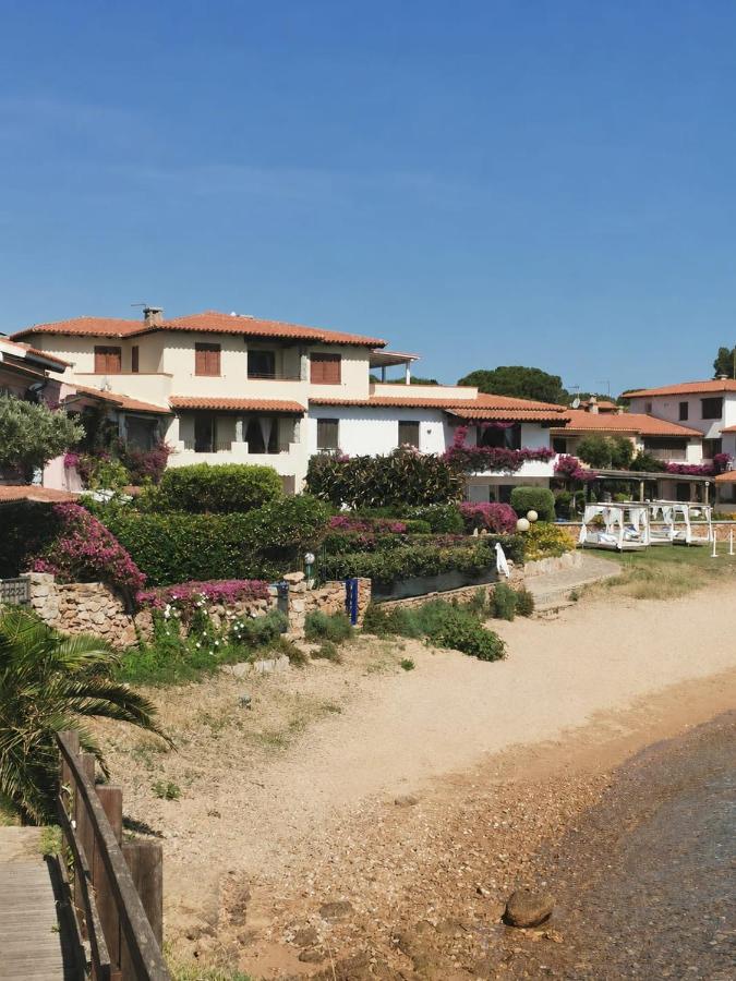 On the beach Nino's appartment - B&B Porto San Paolo