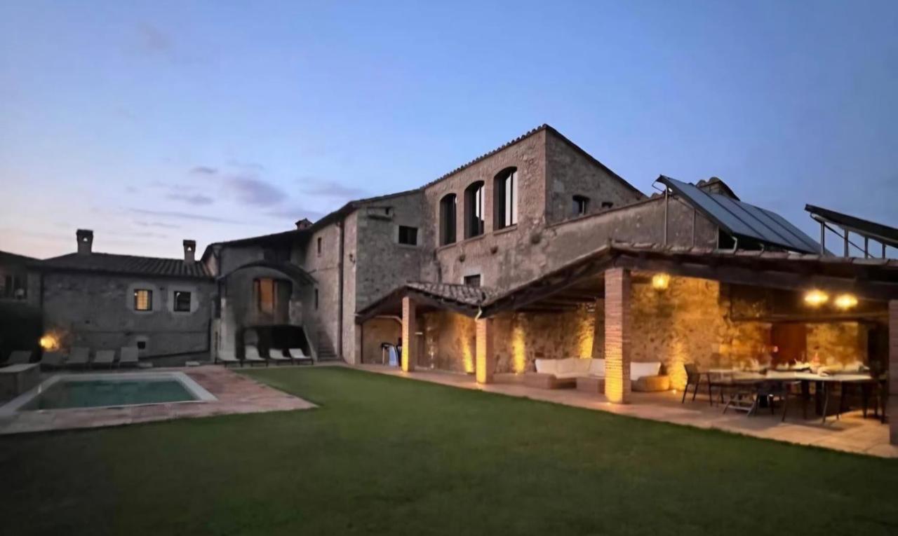 Masía Mas Sastre con piscina cerca de Girona - B&B Bordils