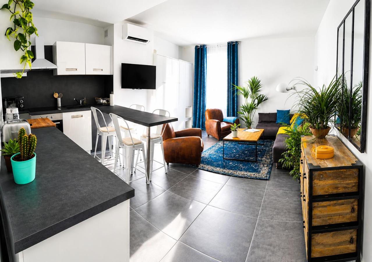 Beautifully Bright Apartment in Old Town Saint-Tropez - B&B Saint-Tropez