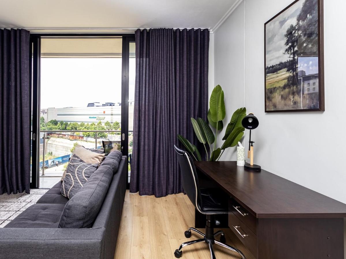 Elegant Ellipse Retreat- Luxury & Prime Location - B&B Midrand