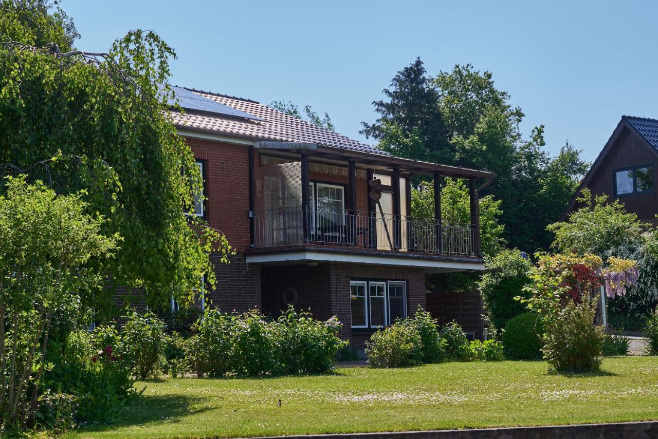 Ferienwohnung Brise 5, mit Spielscheune direkt am Wittensee - B&B Bünsdorf