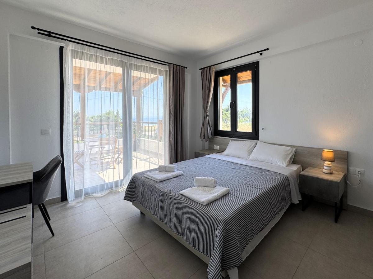 Ammos Casta Beachfront - B&B Níkiti