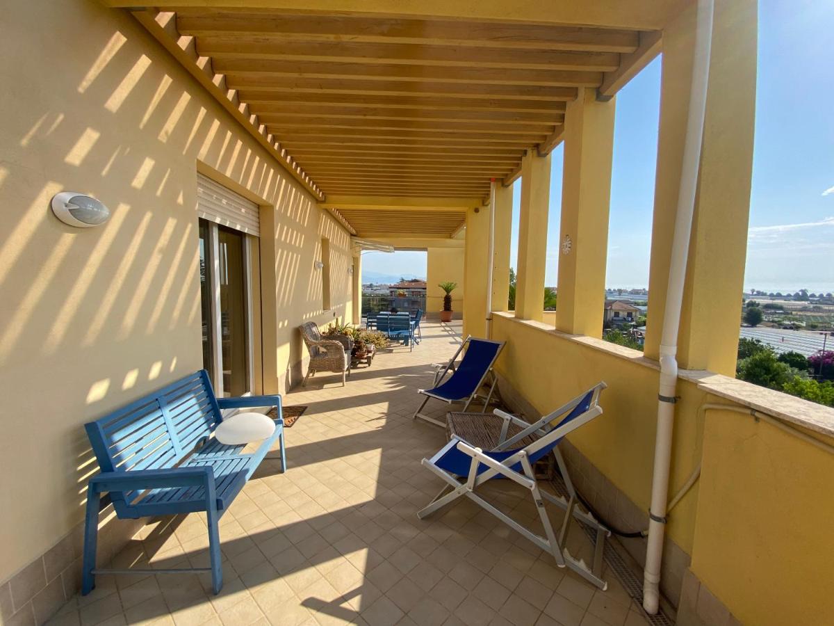 Spazioso Attico Vista Mare Albenga - Aia de Mà 12 - Chambres d'hôtes Albenga