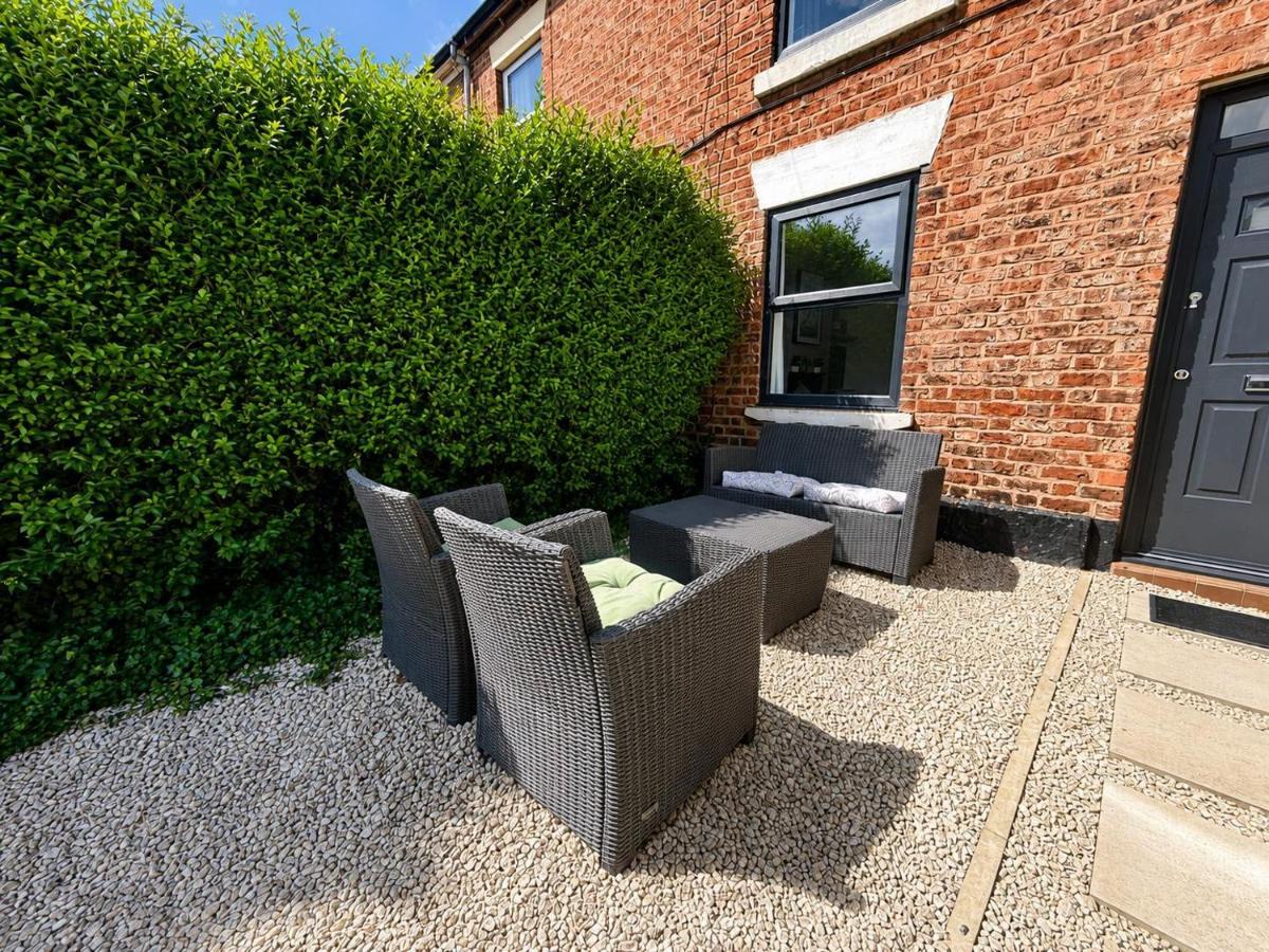 Cottage By Canal and Centre By Cheshire Escapes - B&B Chester