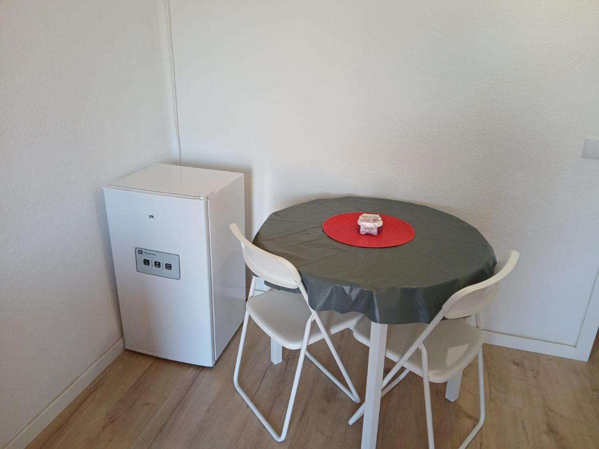 Habitación Matrimonial con Sala y Balcón privado - B&B Valencia