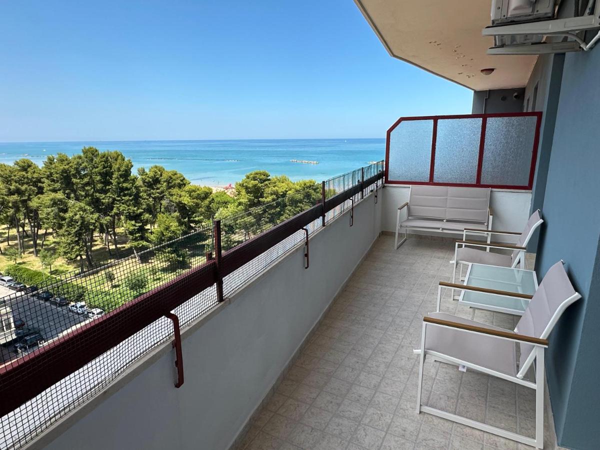 Flo Beach House - Terrazza sul mare e parcheggio gratuito - B&B Montesilvano