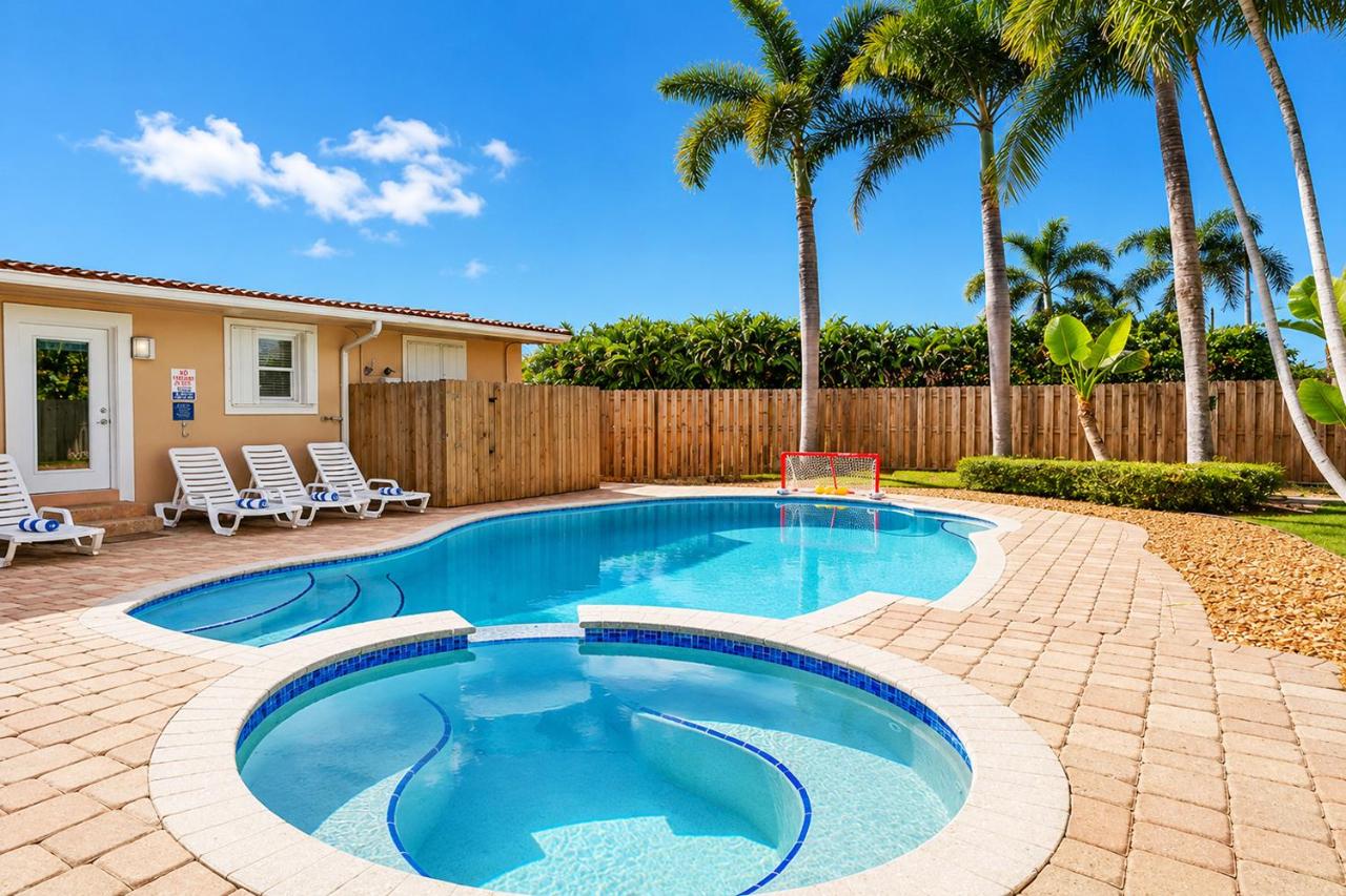 Deluxe Home Heated Pool & Jetted Tub near Beach - B&B Dania Beach