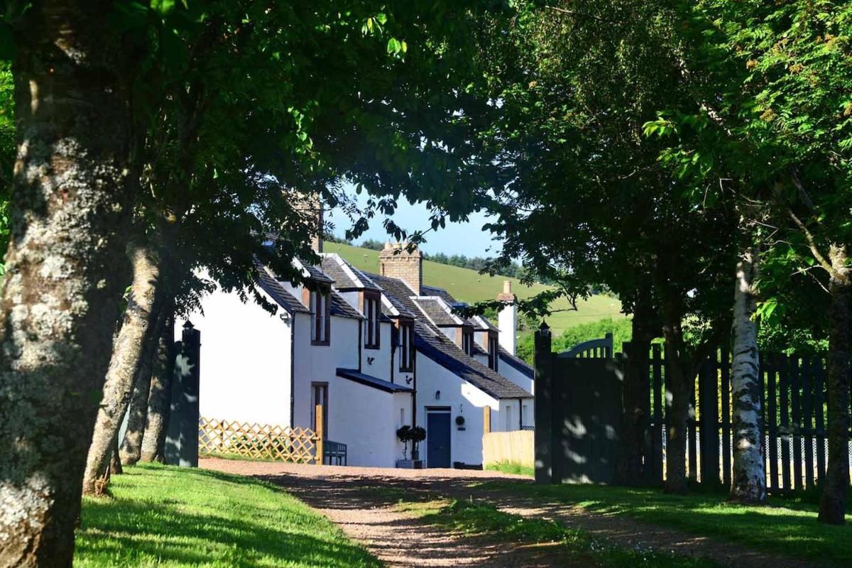 Kates Cottages Bracken Lodge - B&B Spott