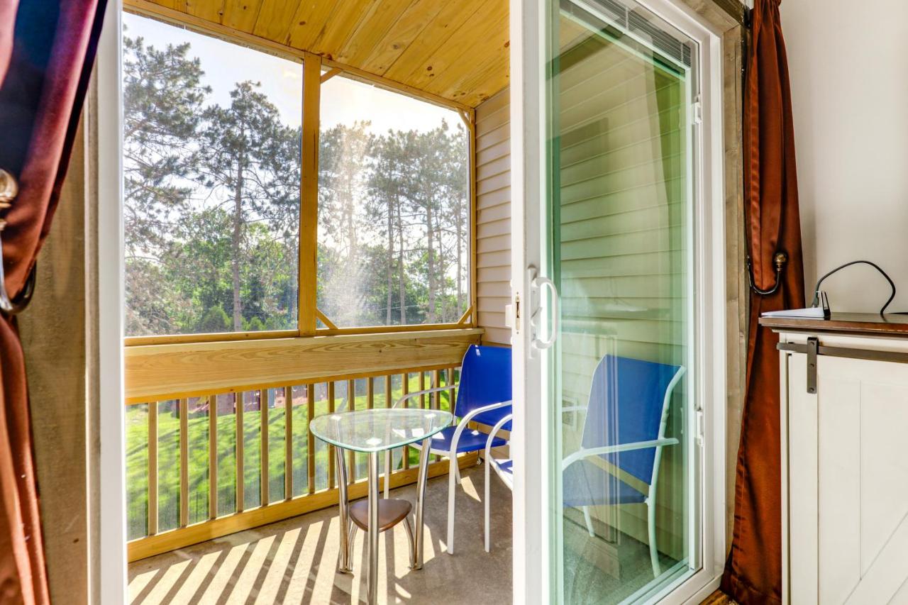 Walk to Weirs Beach! Family Escape w/ Balcony - B&B Laconia