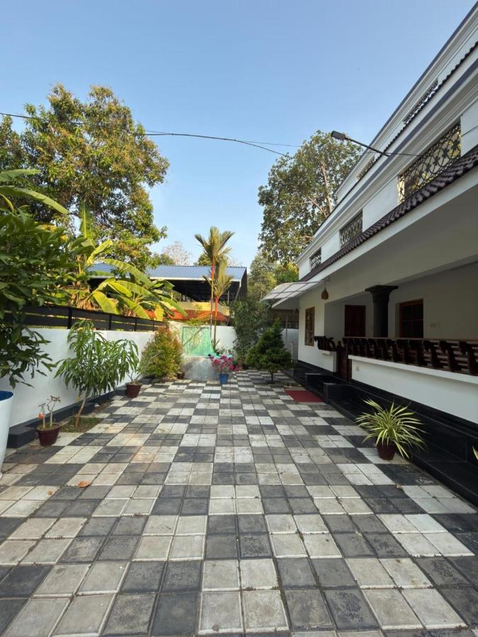 Timberwave Homestay, Paravur, Kollam - Ferienwohnung Kondālseri