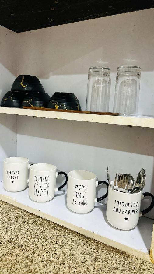 Flat in Malviya Nagar spacious 2 beds for 4 guests - Ferienwohnung Jaipur
