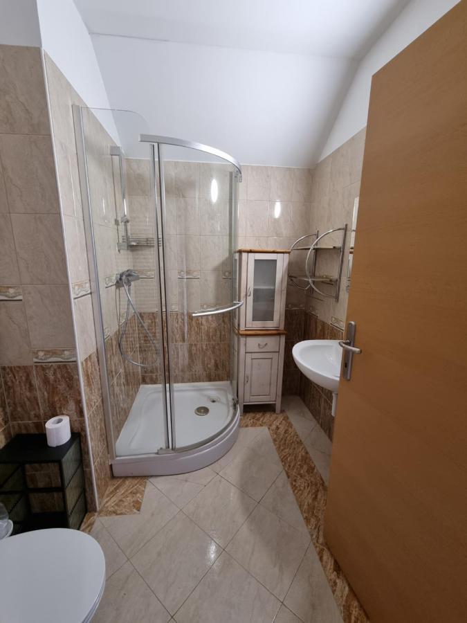 Apartma 8 - B&B Pekre