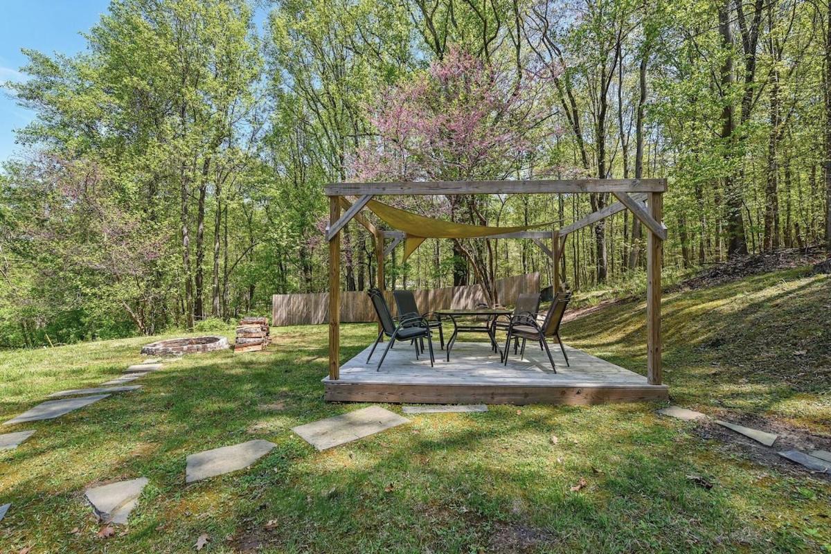 Peaceful Mountain Retreat Near Appalachian Trail, Wineries, Breweries and More - B&B Mountain Lake