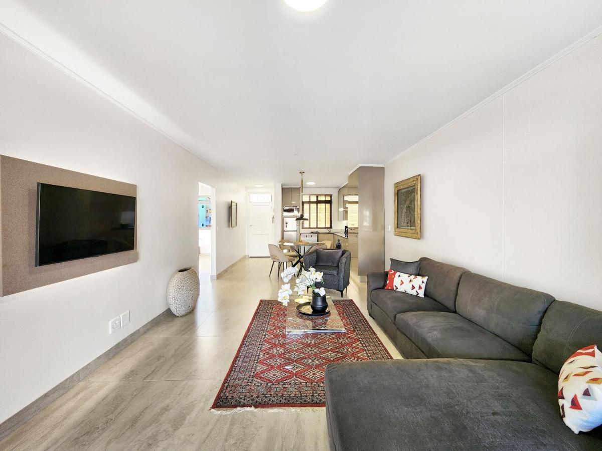Renovated, Pools, Park, Gym, Parking, Canal walk access - B&B Ciudad del Cabo