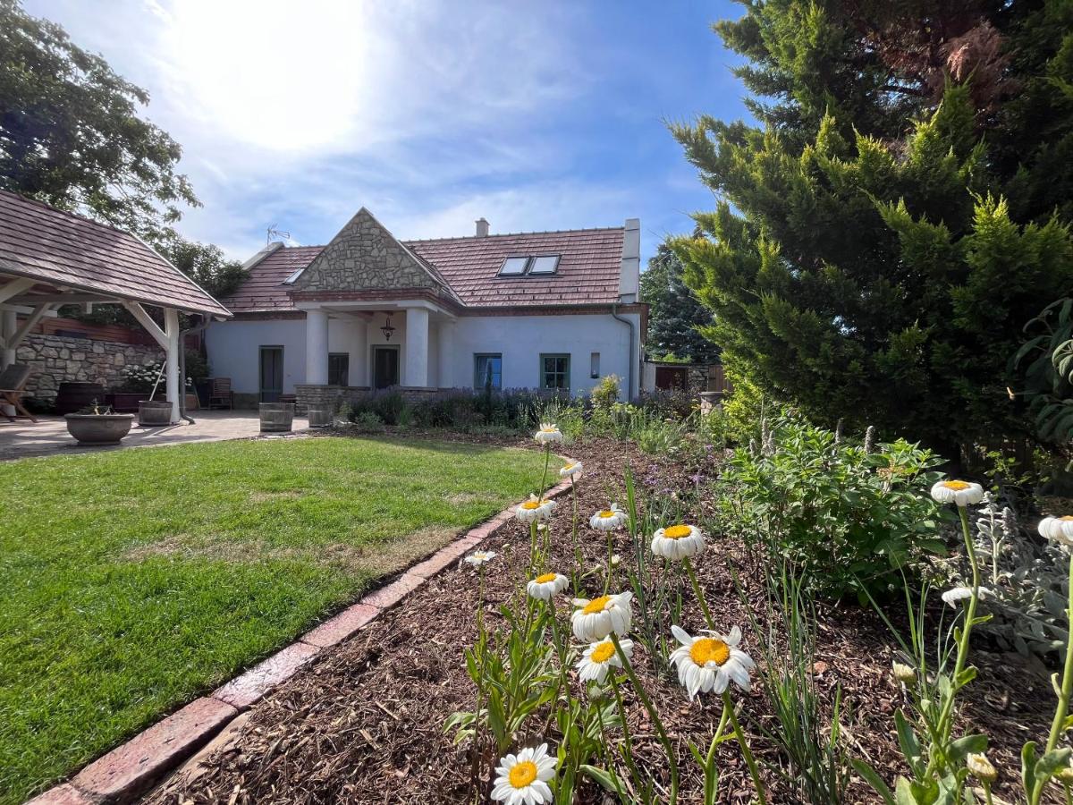 Kő-Villa - Ferienwohnung Pécsely