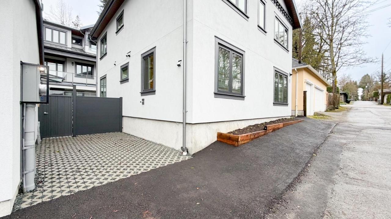 Bright new 5BR Kerrisdale House - Chambres d'hôtes Vancouver