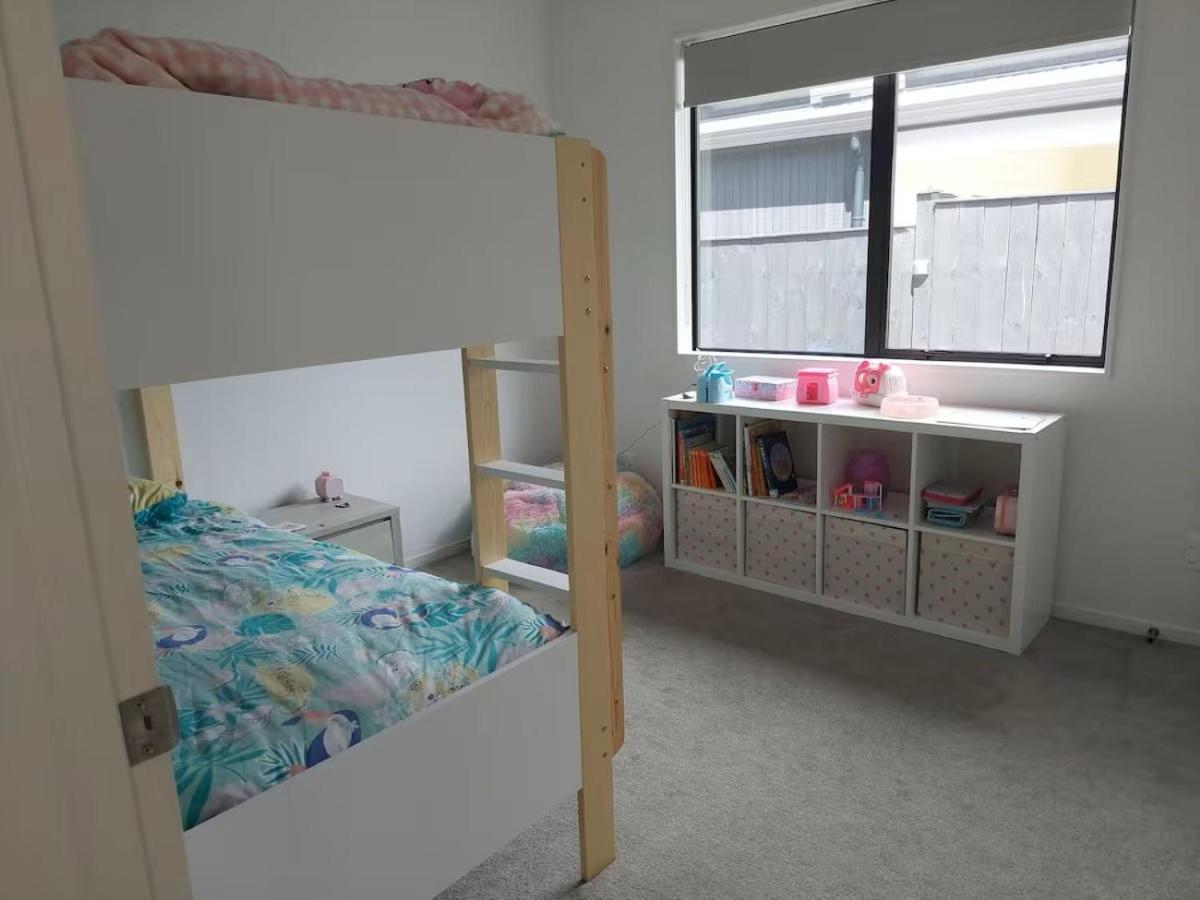 Entire Home in Milldale, Auckland - B&B Silverdale