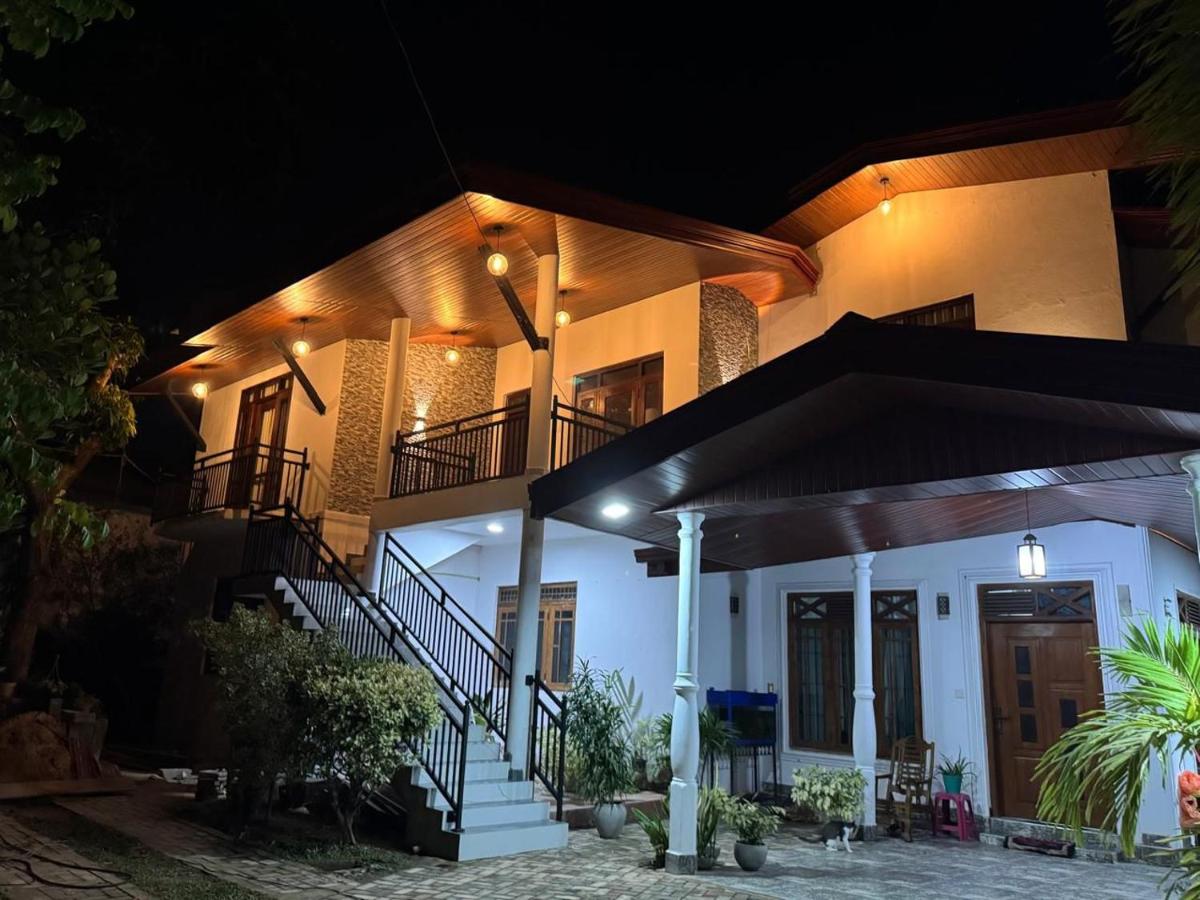 Lake Breeze Villa - B&B Anuradhapura