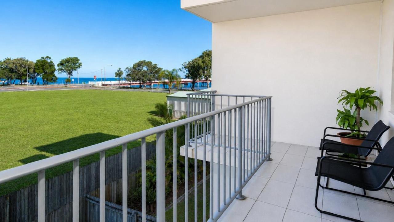 Stylish Unit With Water Views - Chambres d'hôtes Bulwer
