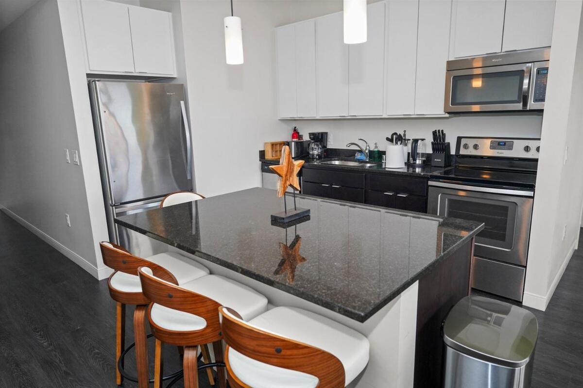 Westown 2BR Escape - 10 minutes walk to RiverWalk - Bed and Breakfast Milwaukee