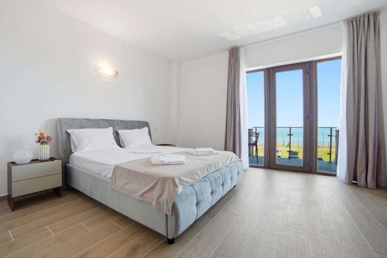 Family Room with Sea View