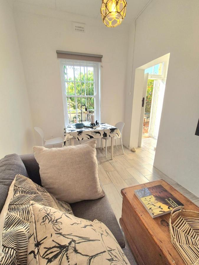 Bikini Stone Cottage - B&B Gordon’s Bay