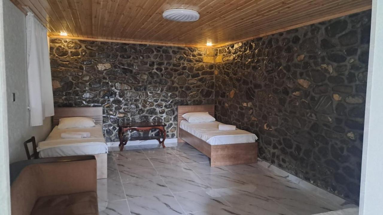 Old Rooms - B&B Şǝki