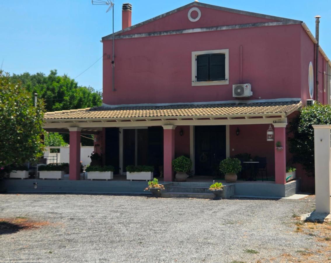 Birdsing Cottage - Ferienwohnung Dassia