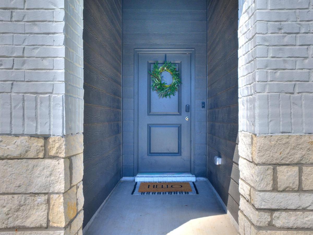 Modern Comfort in the Heart of Broken Arrow! - B&B Broken Arrow
