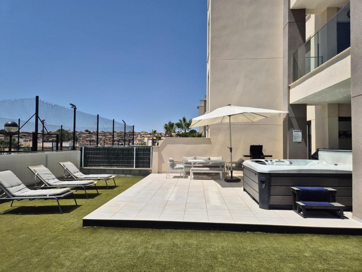 NEW Stunning ground floor Apartment with Jacuzzi - B&B Villamartin