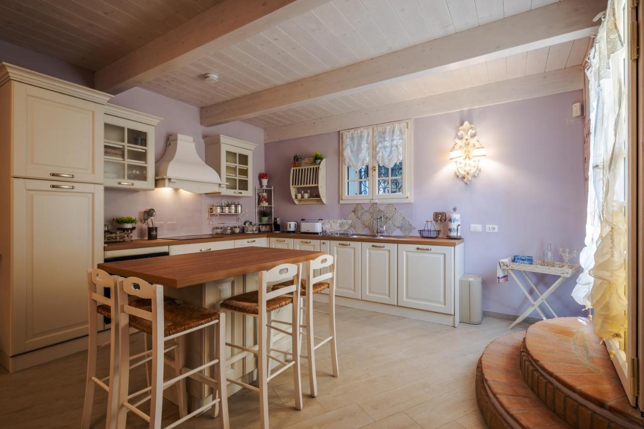 Le Porte Rosse - Free Parking & Air Conditioning - B&B Imola
