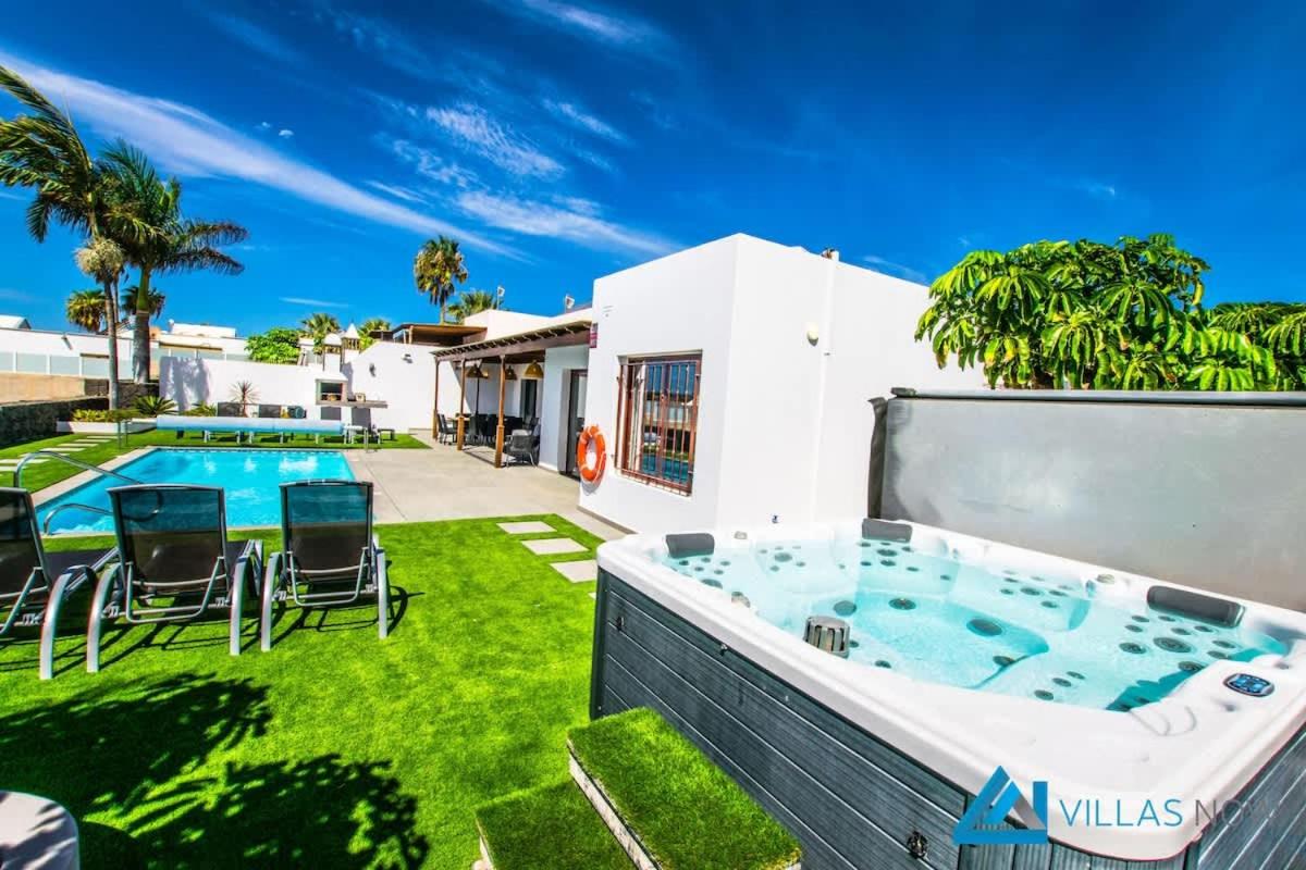 222 - Villa Noches De Luna by Villas Now Ltd - B&B spiaggia di Blanca