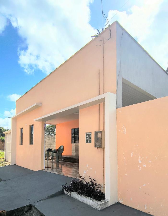 Casa Inteira com Garagem, no Goiabal até 3 hospedes - B&B Macapá