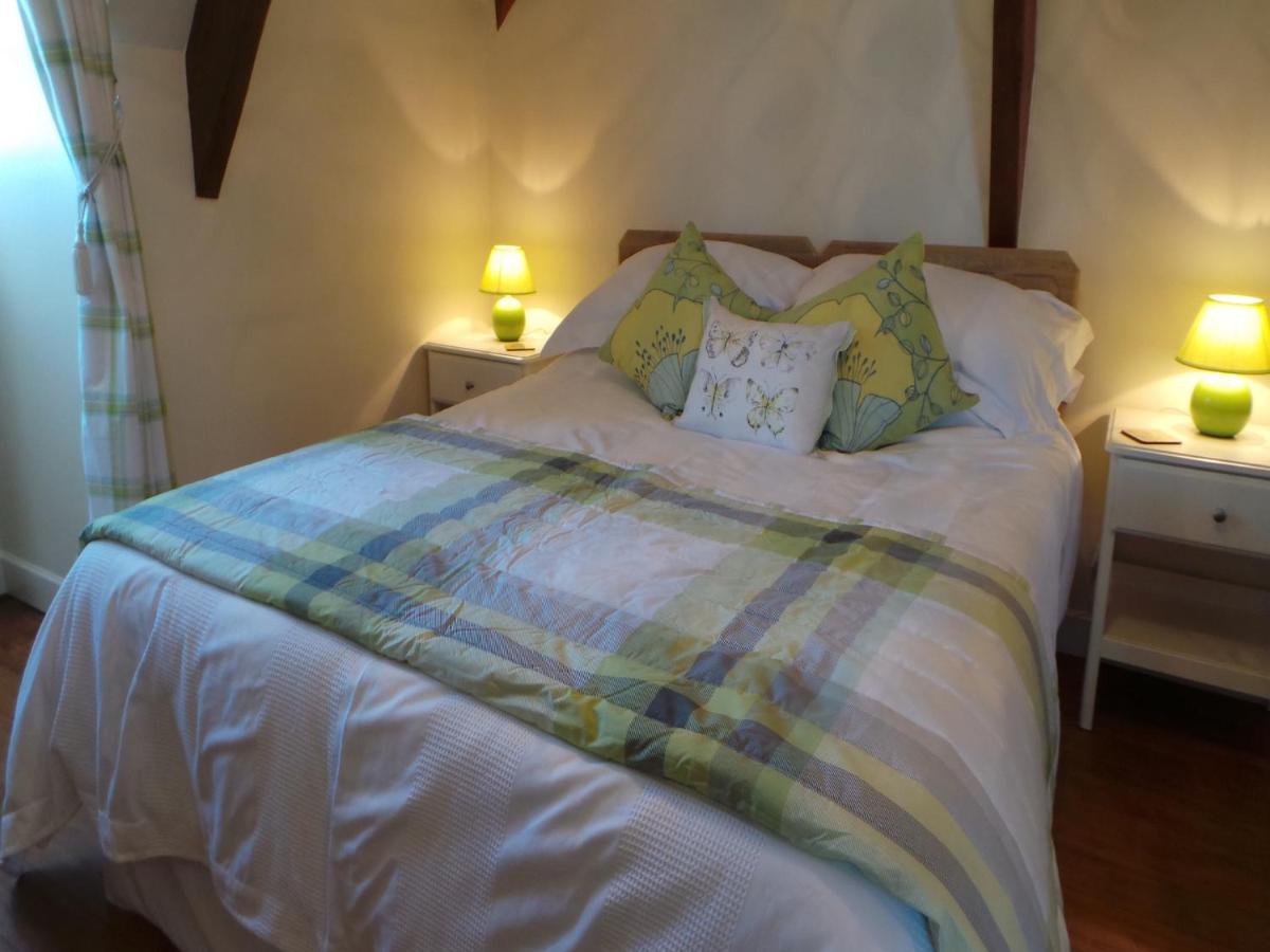 Double or Twin Room with Private Bathroom