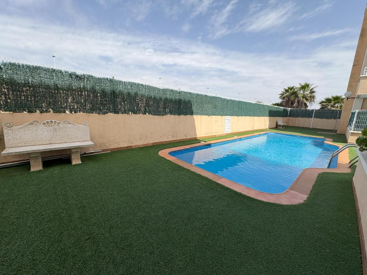 Apto Mediterráneo en La Marina, Elche estancias largas cerca del mar - B&B Oasis (La Marina)