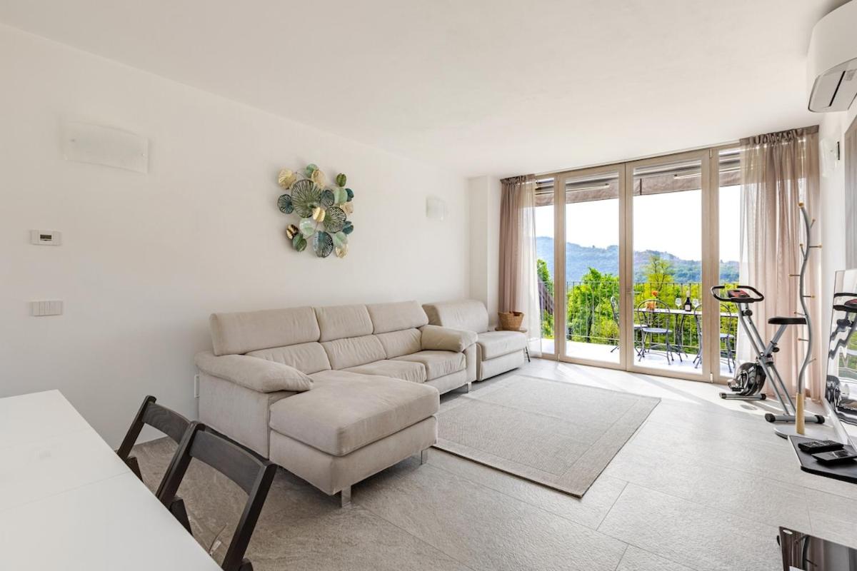 360 Casa Panoramica Immersa nel verde 150 mq - B&B Cossogno