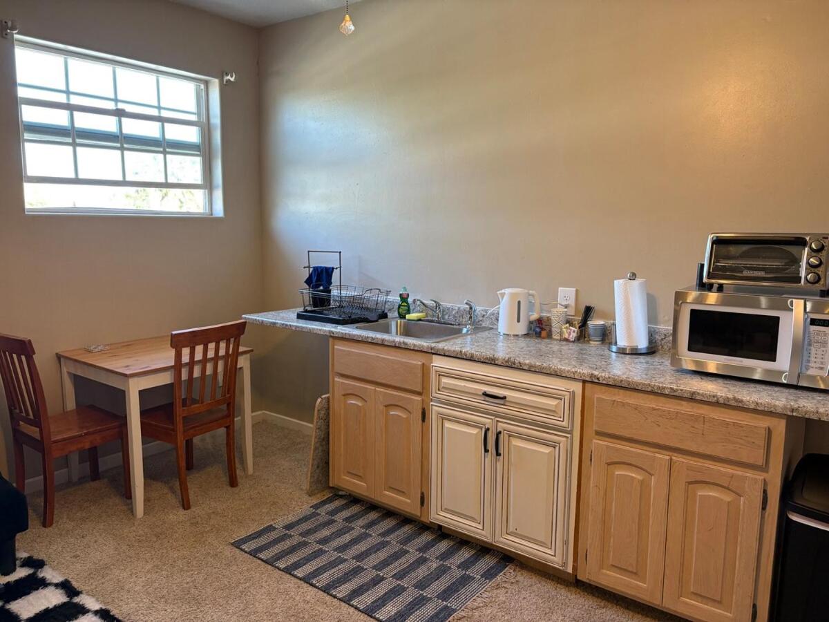 EmERALD loft studio SWiMMiNG pool kitchen DwNTwN - B&B Phoenix