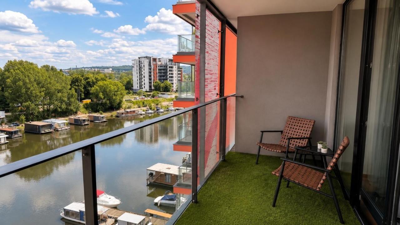 Luxury Marina Apartment with River View - B&B Prague