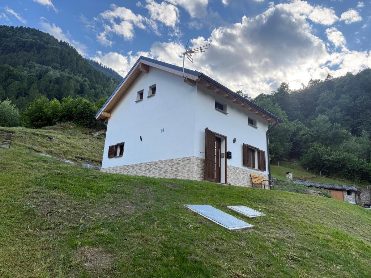 Baita Valmalenco - Casa con sauna panoramica, 5 minuti da Chiesa Valmalenco - B&B Torre di Santa Maria