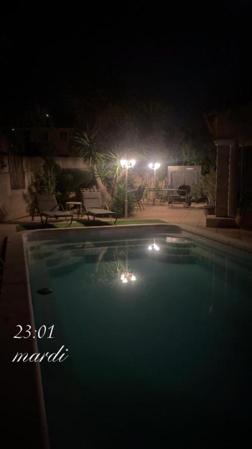 Havre de paix en Provence Piscine Jacuzzi 8 couchages - B&B Martigues