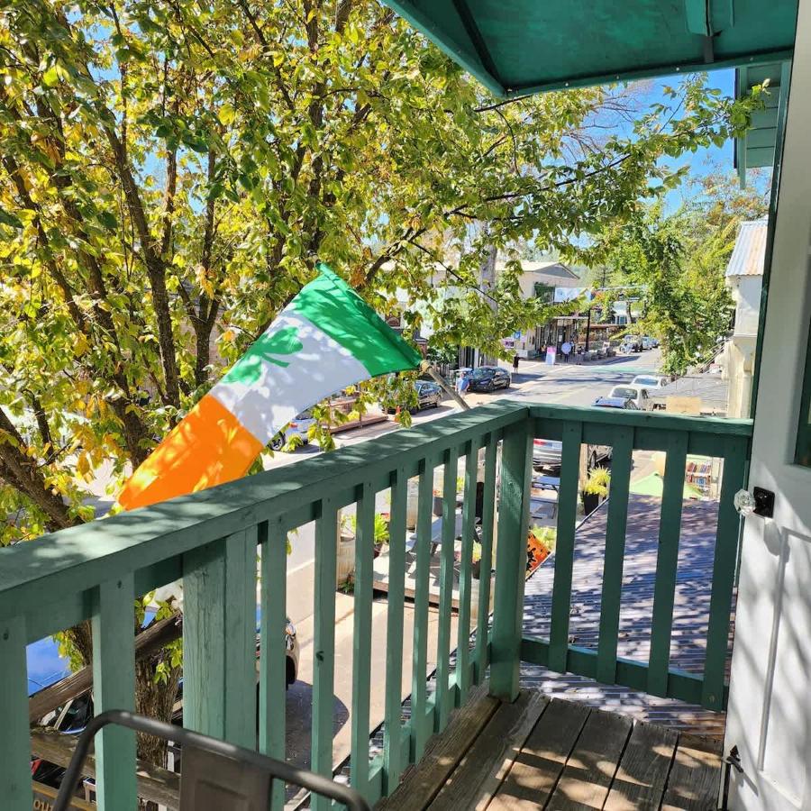 Terrace On Main Street - B&B Murphys